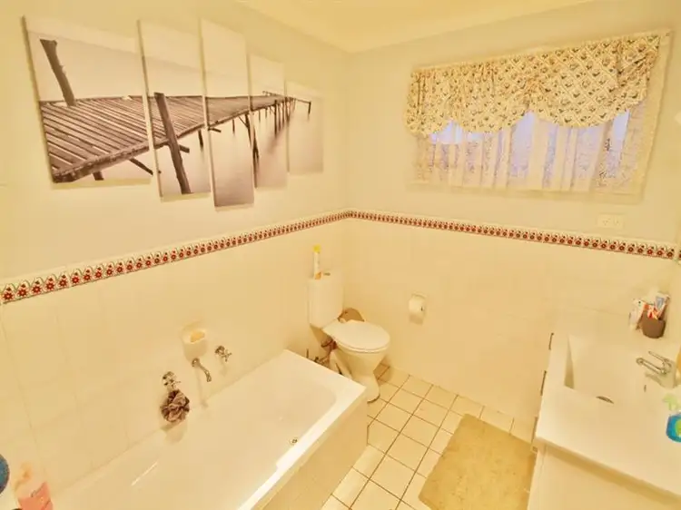 Sixth view of Homely house listing, 5 Twynam Court, Young NSW 2594