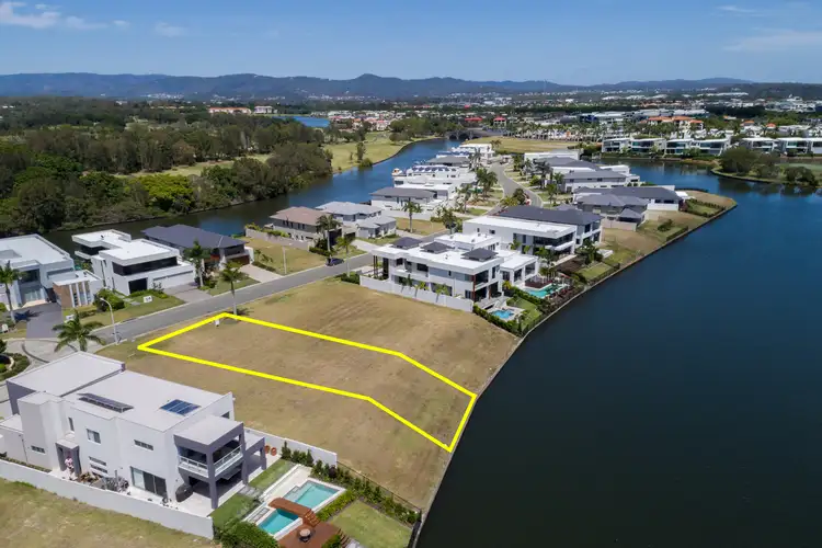 7665 Fairway Boulevard, Hope Island QLD 4212
