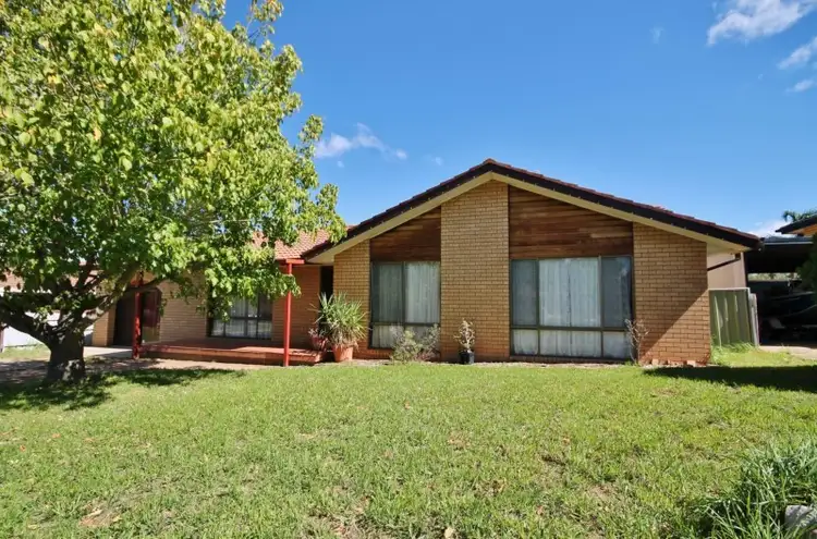 68 Blackett Avenue, Young NSW 2594