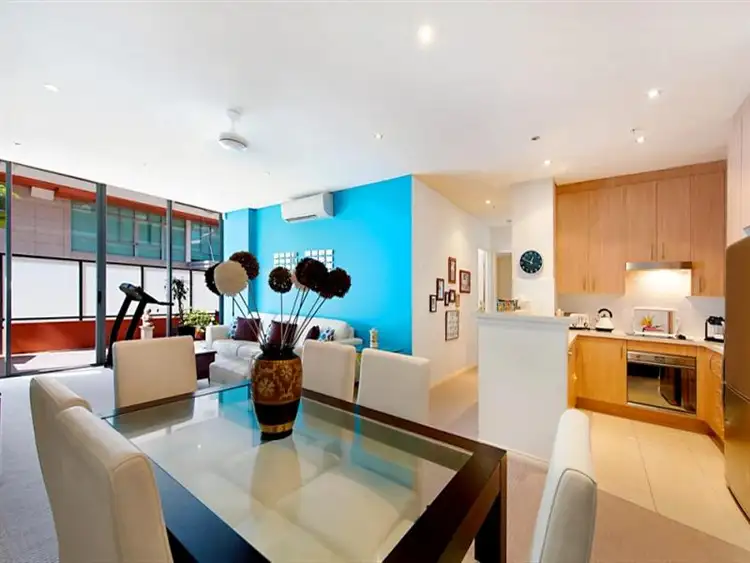 3 Como Crescent, Southport QLD 4215