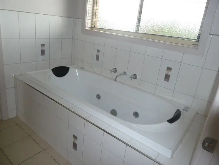 Fifth view of Homely house listing, 2 Eyre Court, Mount Gambier SA 5290
