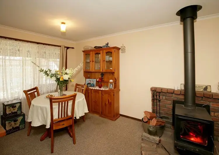 Third view of Homely house listing, 6 Ontario Drive, Lake Albert NSW 2650