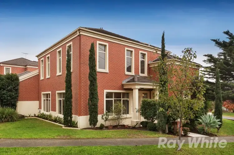 17 Hutchinson Drive, Kew VIC 3101