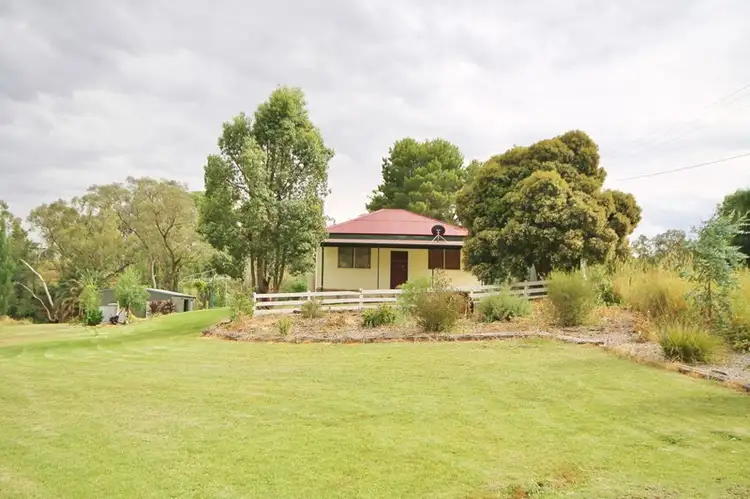 105 Victoria Gully Road, Young NSW 2594