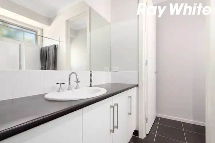 Third view of Homely house listing, 21 Loxton Way, Pakenham VIC 3810