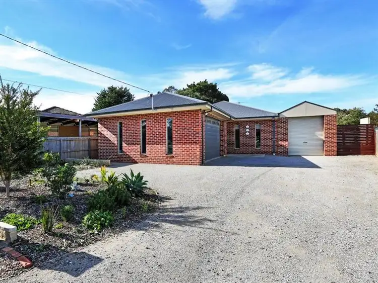8 Corvi Court, Lara VIC 3212