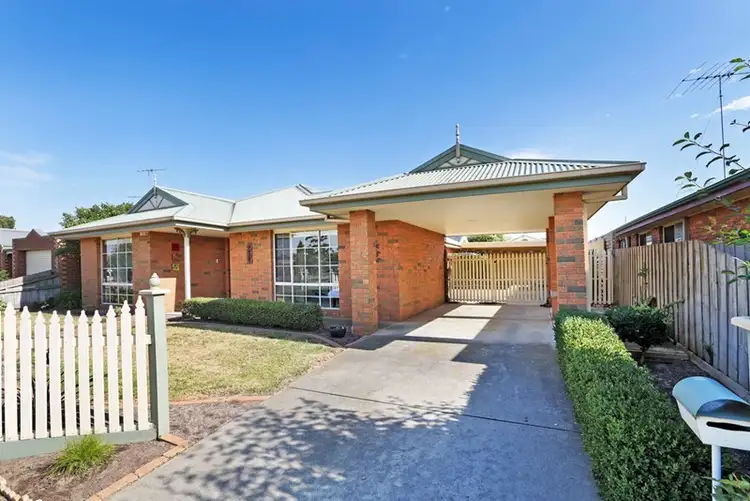 21 Meadenhall Drive, St Albans Park VIC 3219