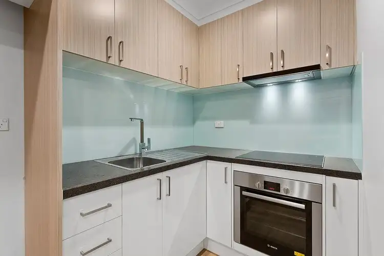 9/80 Woornack Road, Carnegie VIC 3163