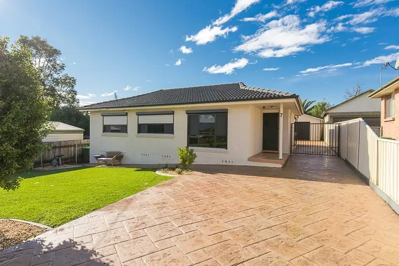 Main view of Homely house listing, 7 Hayes Avenue, Mount Warrigal NSW 2528