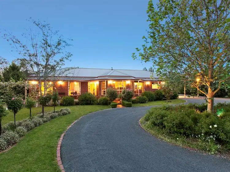 16 Berry Street, Ballan VIC 3342