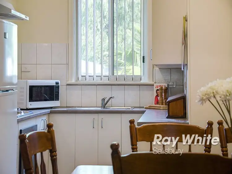 4 Stratford Road, Salisbury North SA 5108