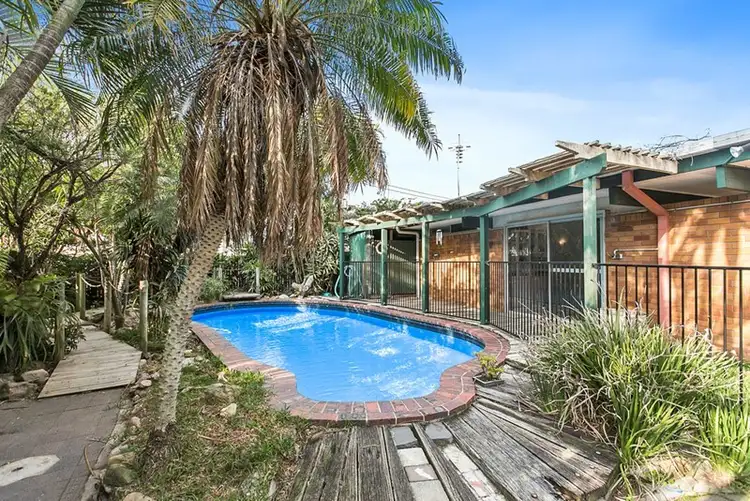 9 Sorrento Street, Wynnum West QLD 4178