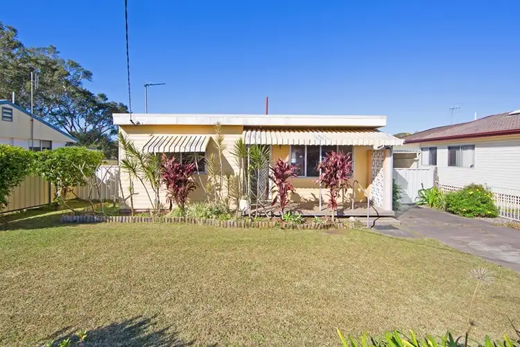 70 Dampier Boulevard, Killarney Vale NSW 2261