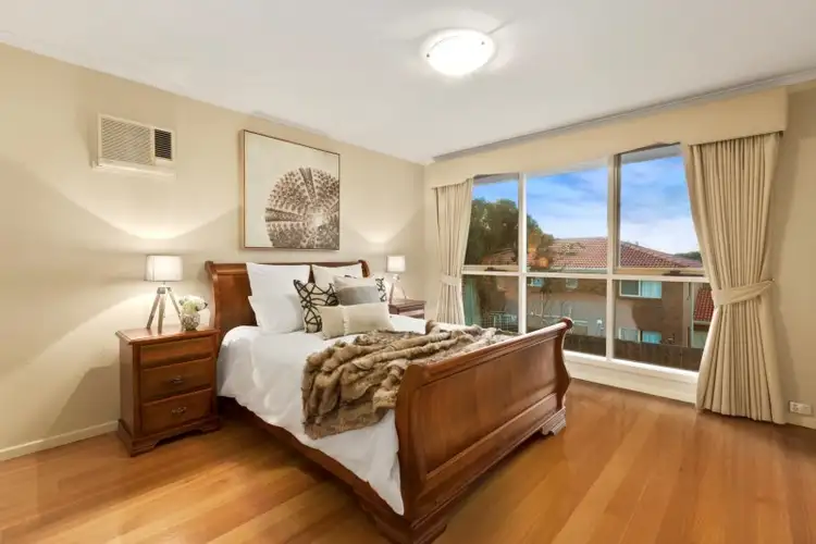 Sixth view of Homely house listing, 2 Hillcrest Court, Donvale VIC 3111