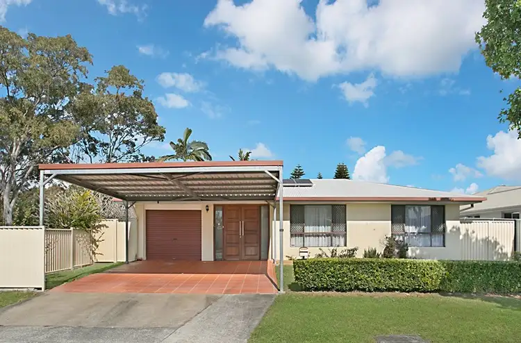Second view of Homely house listing, 10 Bight Court, Mermaid Waters QLD 4218
