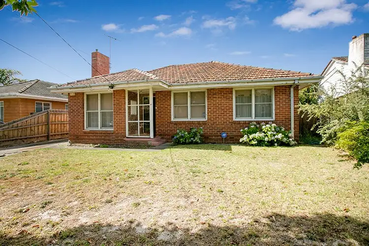17 Pine Street, Frankston North VIC 3200
