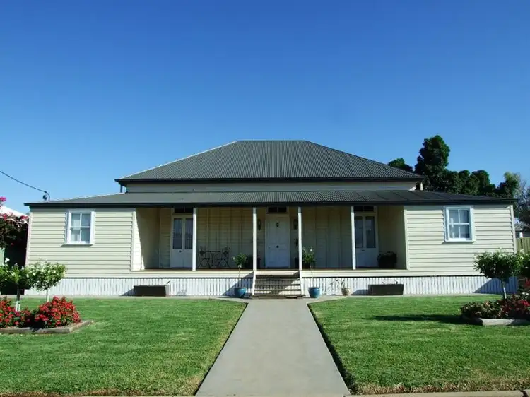 121 Emu Street, Longreach QLD 4730