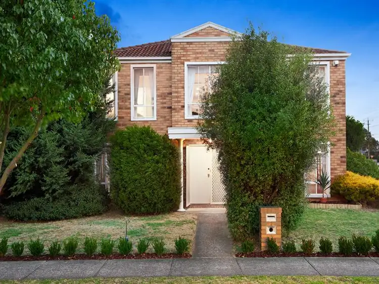 2 Crown Close, Oakleigh East VIC 3166