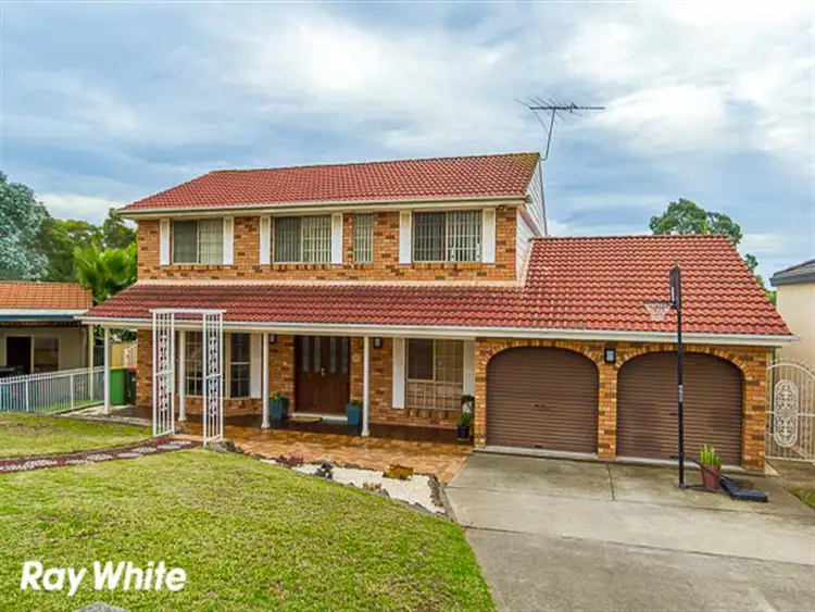 6 Loddon Close, Bossley Park NSW 2176