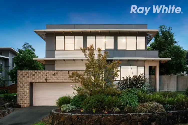 25 Sugarloaf Drive, Macleod VIC 3085