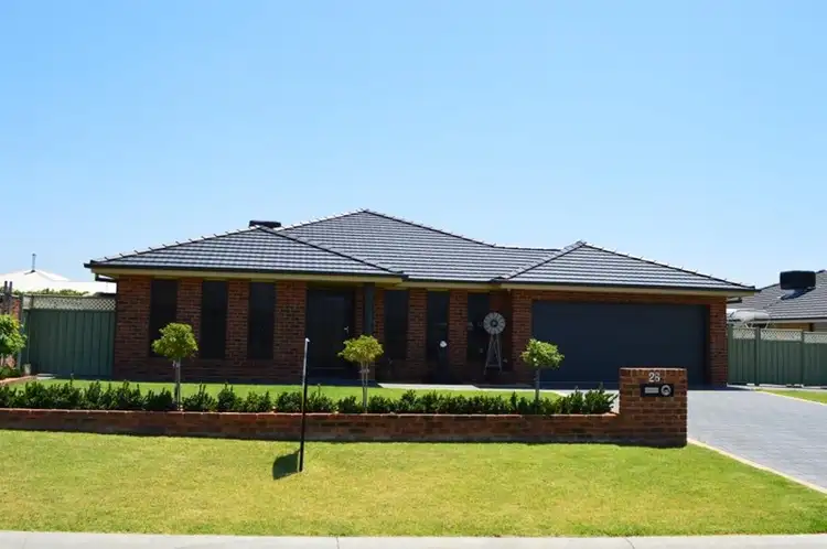 26 Holmwood Drive, Dubbo NSW 2830