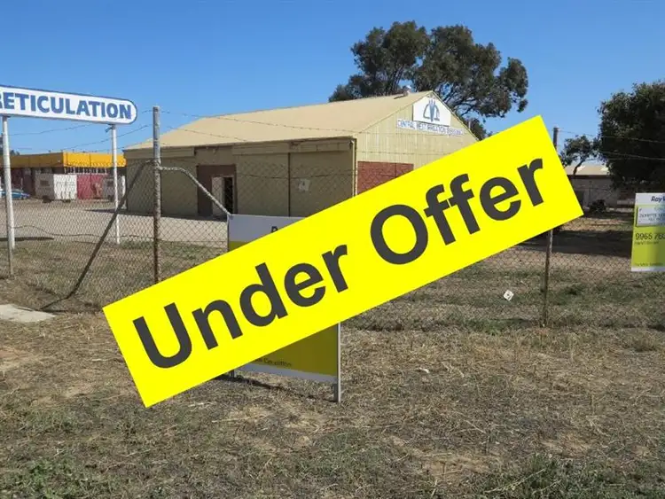 1 Eaton Place, Wonthella WA 6530