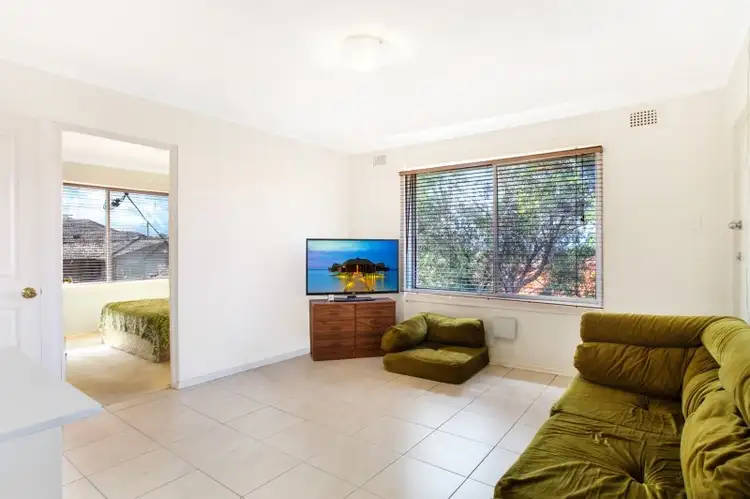 Third view of Homely unit listing, 4/5 Kelvin Road, Coniston NSW 2500