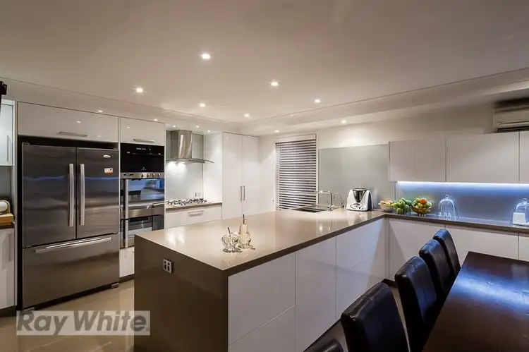 7 Berkley Place, Carindale QLD 4152