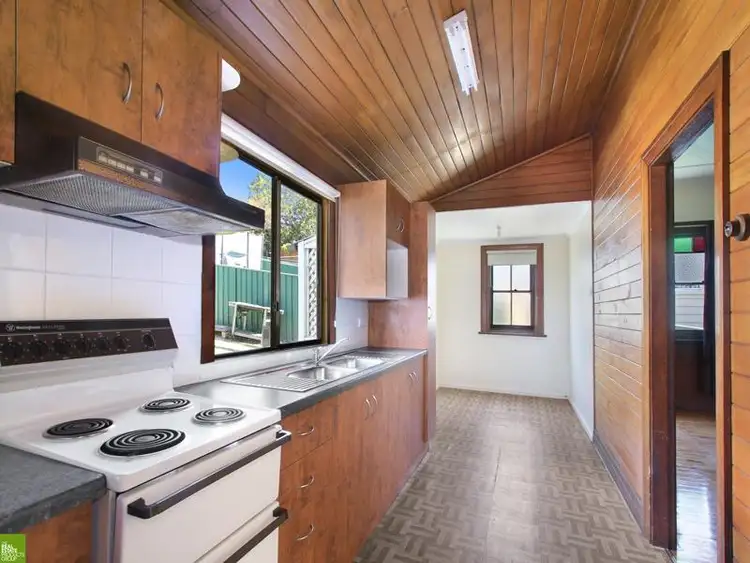 Fifth view of Homely house listing, 6 Woodlawn Avenue, Mangerton NSW 2500