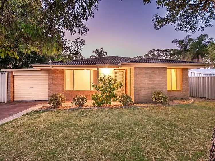13 Kelly Close, Parmelia WA 6167