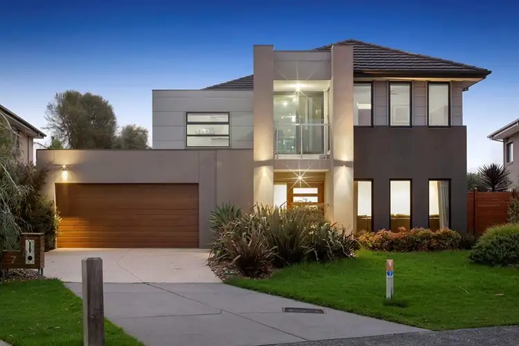 7 Barmah Place, Waterways VIC 3195