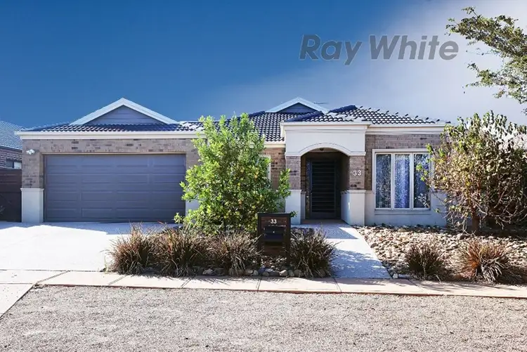 33 Niland Crescent, Point Cook VIC 3030