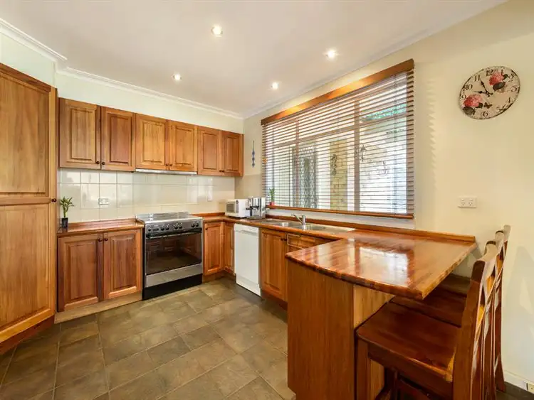 Second view of Homely house listing, 6 Ashby Court, Chadstone VIC 3148