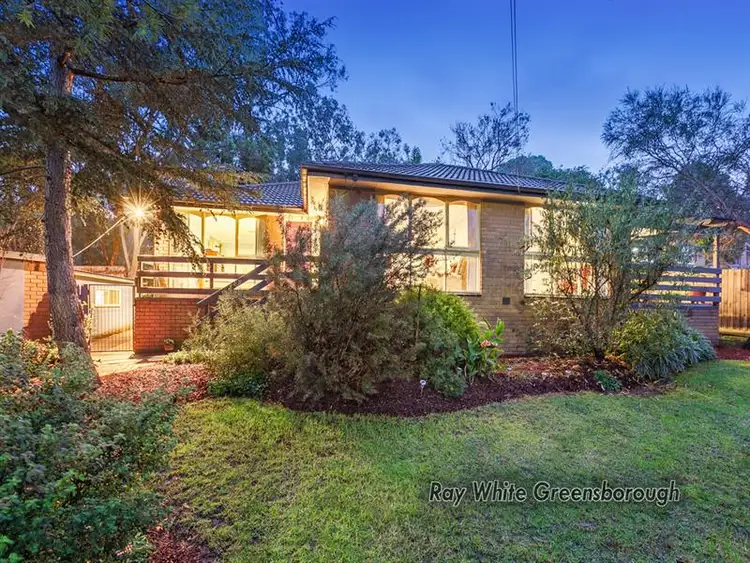 8 Robert Street, Montmorency VIC 3094