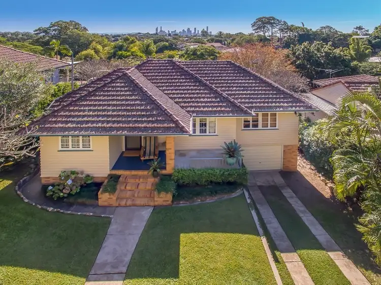 128 Arnold Street, Holland Park QLD 4121