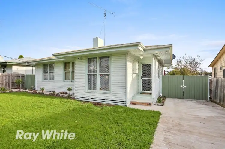 25 Waitara Grove, Norlane VIC 3214