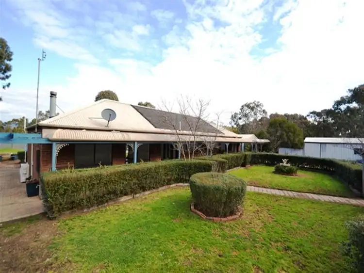4 Dempsey Road, Whiteheads Creek VIC 3660