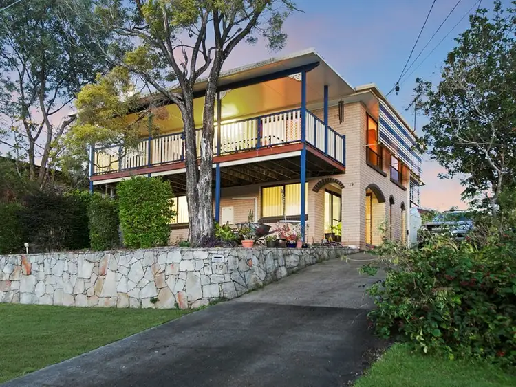 19 Megalong Street, Holland Park West QLD 4121