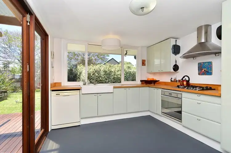 27 Cambridge Street, Umina Beach NSW 2257