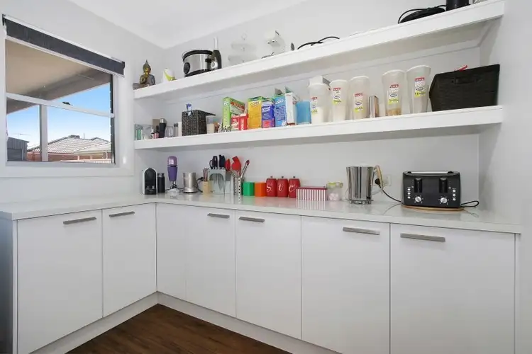 Sixth view of Homely house listing, 10 Hollywood Crescent, Yarrawonga VIC 3730