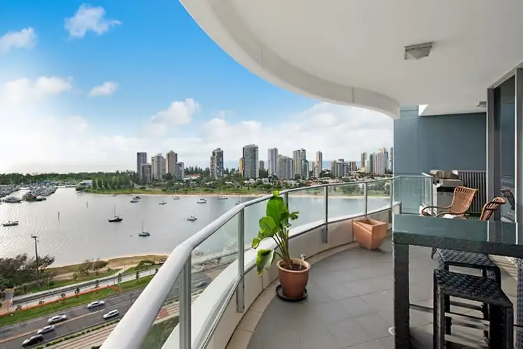 4 Como Crescent, Southport QLD 4215