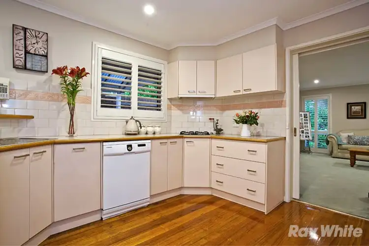 Seventh view of Homely house listing, 8 Lindsay Court, Scoresby VIC 3179