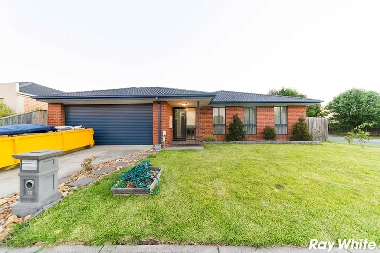 19 Ebony Street, Cranbourne VIC 3977