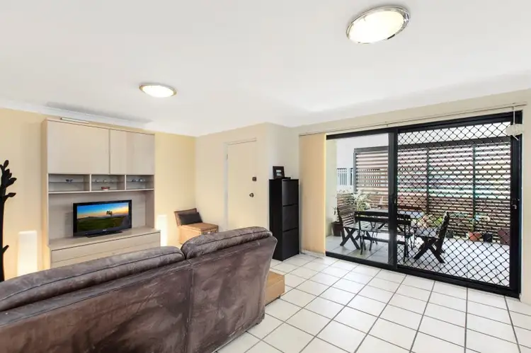 Fifth view of Homely unit listing, 2/62 Elizabeth Street, Toowong QLD 4066