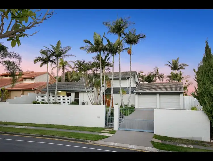 83 Greenford Street, Chapel Hill QLD 4069