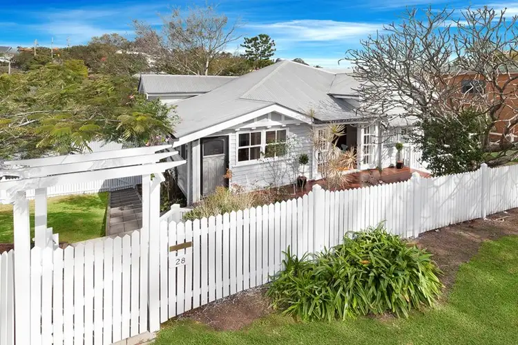 28 Jolimont Street, Sherwood QLD 4075