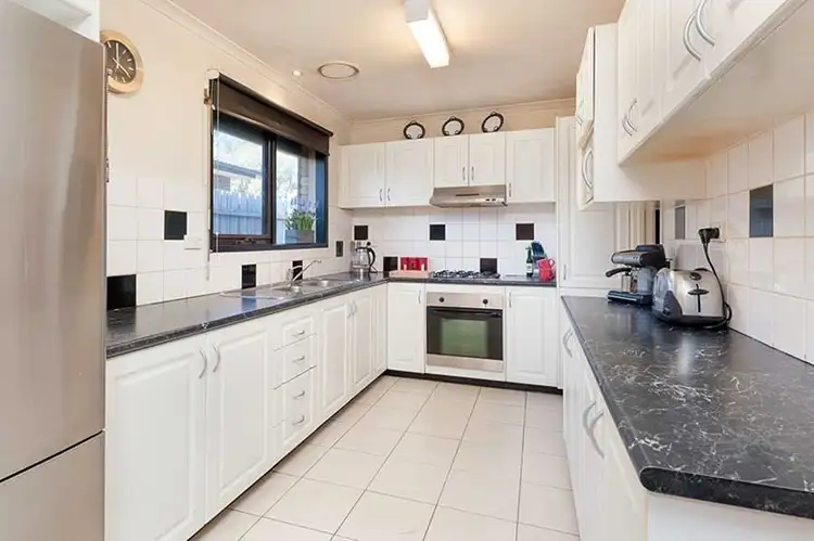Second view of Homely house listing, 2 Waverley Court, Craigieburn VIC 3064