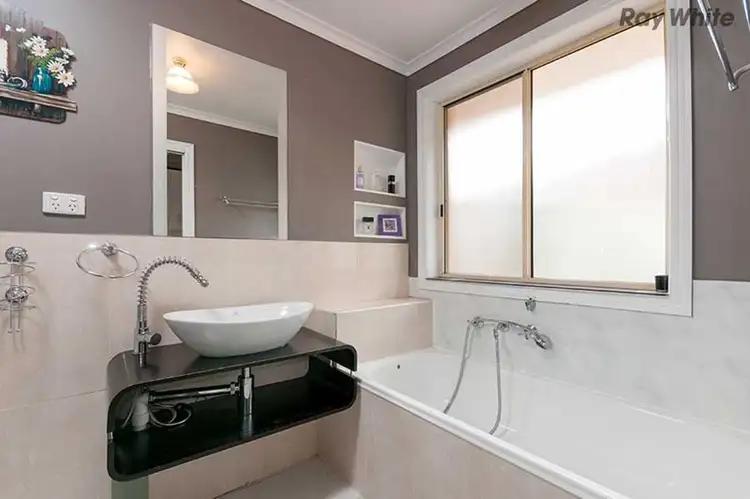Fifth view of Homely house listing, 2 Chelmsford Crescent, St Albans VIC 3021