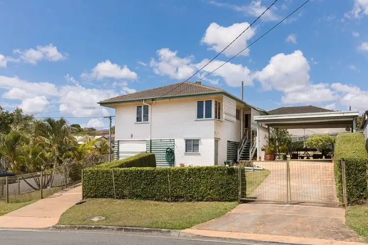 8 Arura Street, Mansfield QLD 4122