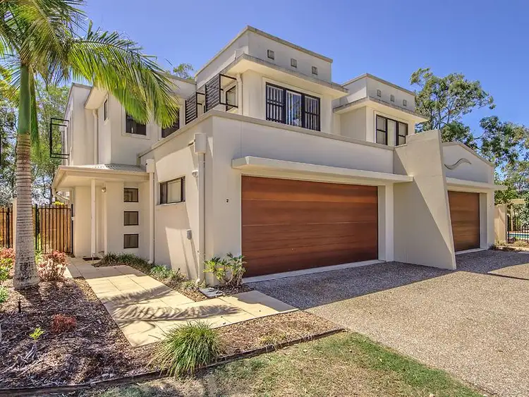 2/368 Pine Ridge Road, Coombabah QLD 4216